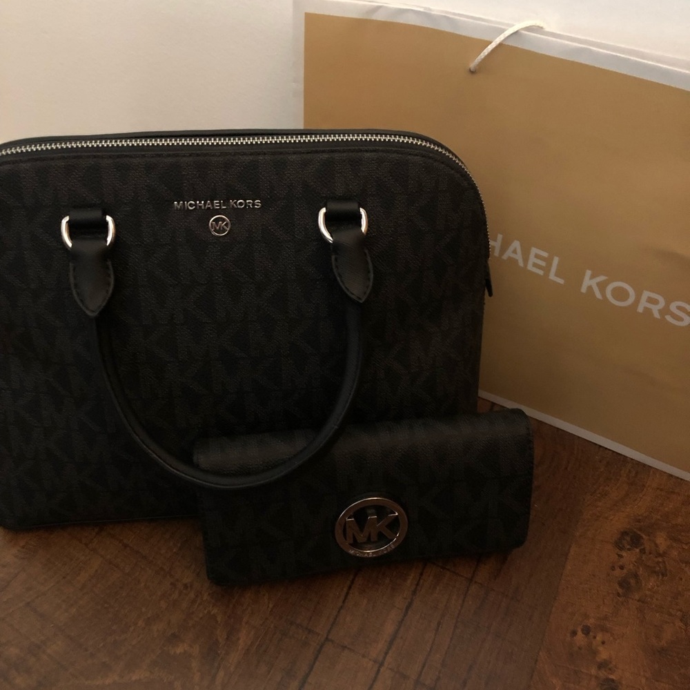 Michael Kors Cindy satchel and wallet